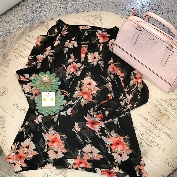 WHITE House Black Market Blouse - Picture 1 of 5